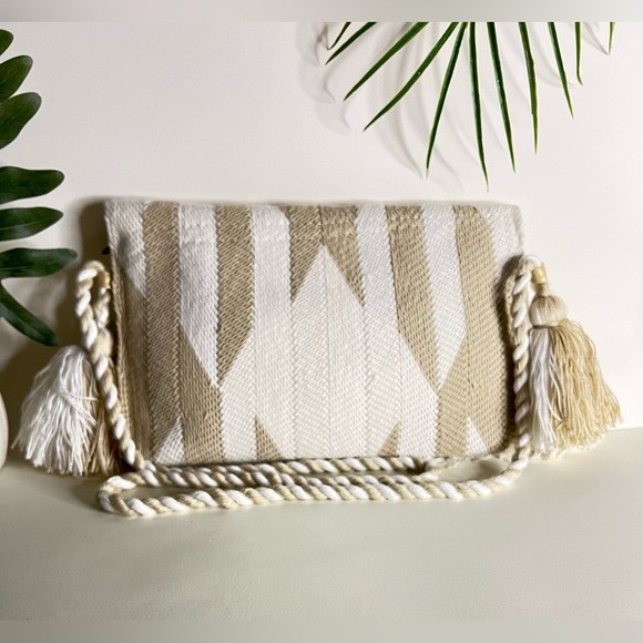 Classic Tan & White Bohemian Handwoven Shoulder Bag - Hippie Chic Fringe Bag - Picture 4 of 14